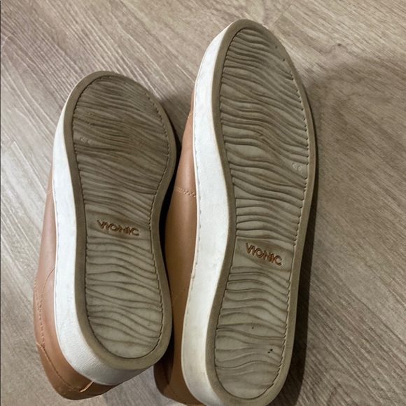 Vionic Splendid Ellis Women's Tan Slip-On Sneakers - Picture 6 of 10